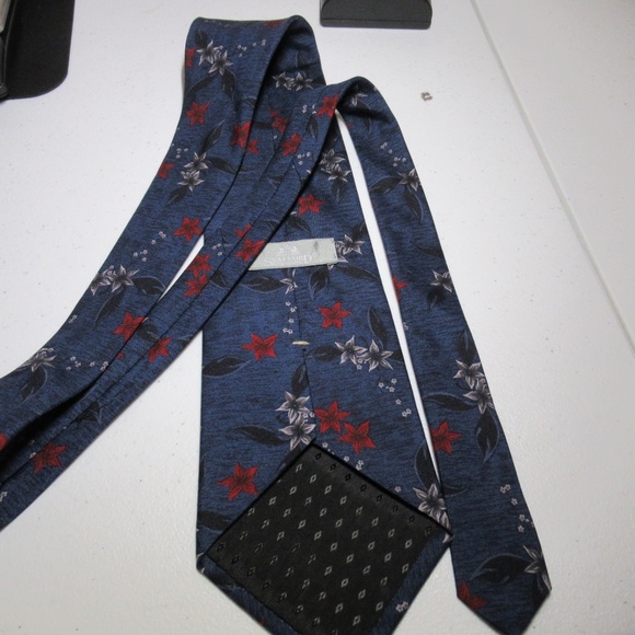 Blue floral print Stafford tie w/grey, red flowers - Picture 4 of 4